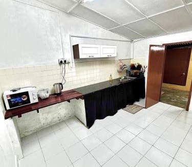 Pekan Tanjung Sedili House | UDA HomestayMuslimOnly