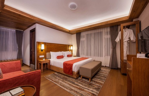 Pelling Hotel | Udaan Hotel Pine Crest