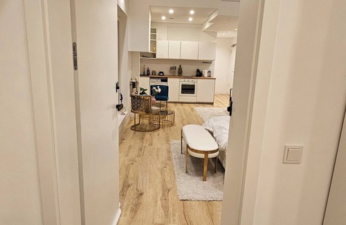 Obersendling Apartment | UG Neubau City Wohnung (optional Pool+Gym+2tes Bad extra buchbar)