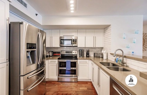 Aventura Condo | Uhost AI | 3BR Condo | Stunning Water Views