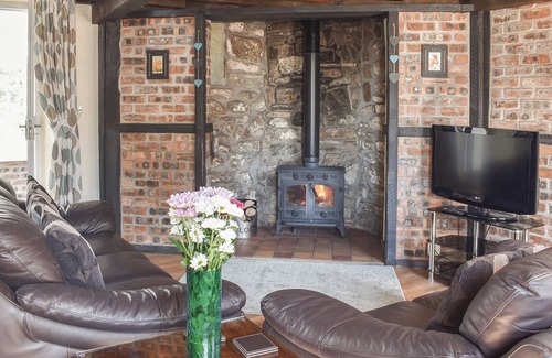 Brynsiencyn Cottage | UK40277 - Llys Elen Two