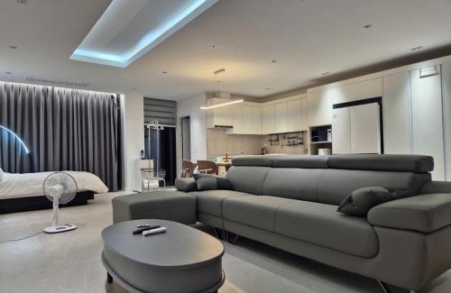 Buk House | Uljin Bitirang Private Pension & Caravan