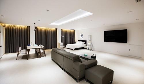 Buk House | Uljin Bitirang Private Pension & Caravan