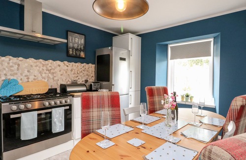 Nethy Bridge Cottage | ULLA DHU, family friendly, with a garden in Nethy Bridge