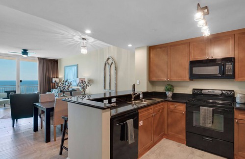 Panama City Beach Condo | Ultimate Beachfront Getaway: Gulf front condo on the 18th floor!