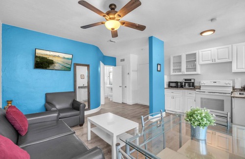 Hollywood Apartment | Ultimate Beach Getaway!