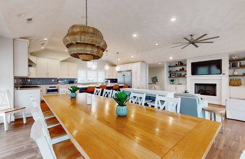 Sandbridge House | Ultimate Beach Retreat, Experience Luxury Living by the Sea, Unwind in Style