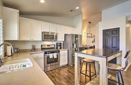 La Quinta House | Ultimate Family-Friendly Oasis w/Salt Pool & Misting System for Summer! #212048