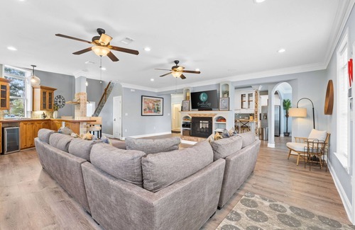 Fort Walton Beach - Destin House | Ultimate Family Getaway in Destin! Bar, Games, Grill, Private Pool, Bikes!