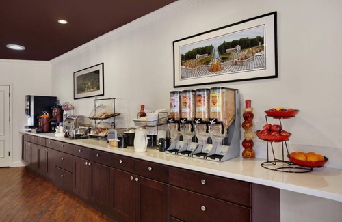 Torrance House | Ultimate Family Vacation! Lovely Unit, Near Attractions Pool, Parking