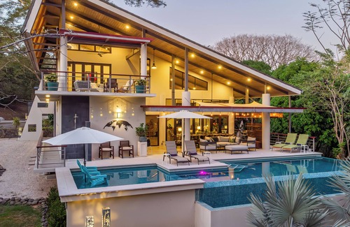 Samara Villa | Ultimate Group Getaway: Huge modern home on private lot 5 min drive from Samara.