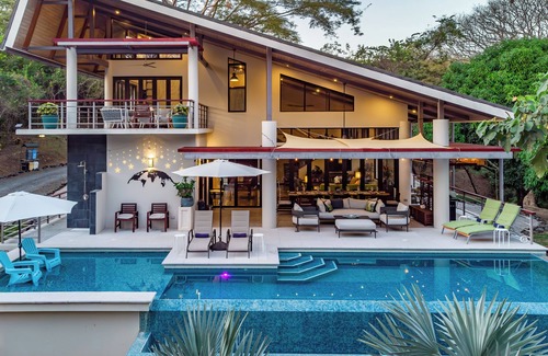 Samara Villa | Ultimate Group Getaway: Huge modern home on private lot 5 min drive from Samara.