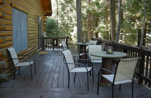 Shingletown House | Ultimate Lassen House! Cedar Hot Tub! Private Trout Stream! 20 Acres of Woods!