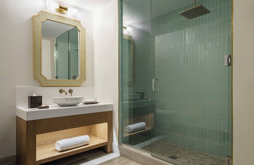 The Valley Resort | Ultimate Luxury Retreat: Private Villas with Pool,King & Dbl Bdrm,Butler Service