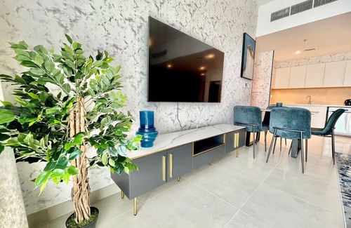 Dubai Apartment | Ultimate Luxury at Dubai Creek Waterfront