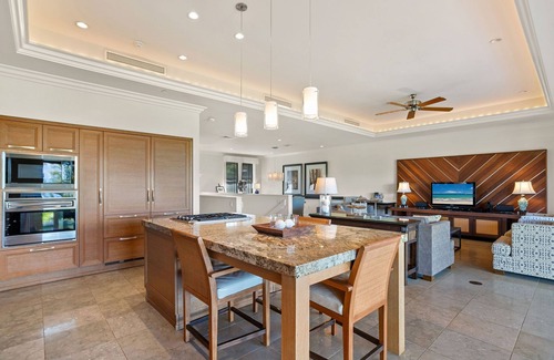 Wailea Villa | Ultimate Luxury Chef's Kitchen Soaking Tub and Private Lanai in Stunning Villa!