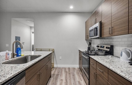 South Mountain Apartment | Ultimate Luxury Getaway: Poolside Paradise with Private Garage