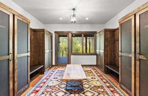 Whitefish House | Ultimate Luxury Ski-in/Ski-out Home 5BD, 5.5BA 2 Hot Tubs, Steam Room, Game Room