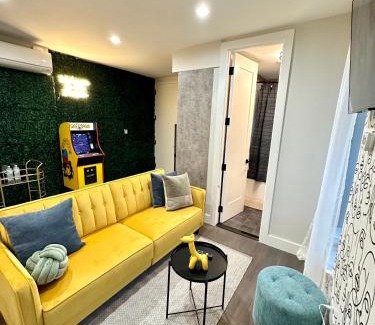 East Harlem Apartment | Ultimate NYC Experience 3 bedroom with Game