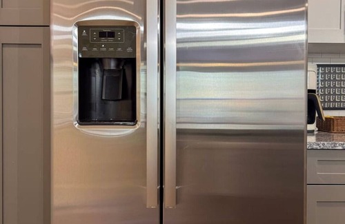 Athens Apartment | Ultimate Retreat |2BR Sleeps 6|Gym|Min to Downtown