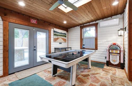 Wetmore House | Ultimate Retreat Game Room Fire Pit Bbq Office