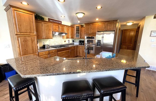 Wisconsin Dells House | Ultimate Rustic Retreat @ Spring Brook Resort