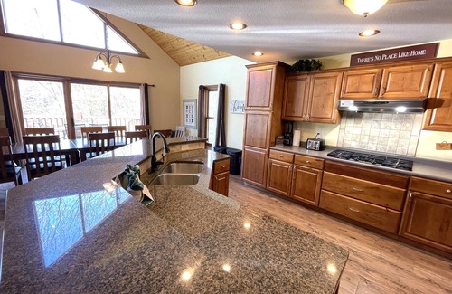 Wisconsin Dells House | Ultimate Rustic Retreat @ Spring Brook Resort