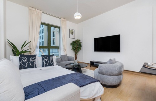 Jumeira 1 Apartment | Ultimate Stay / Port La Mer Elegance / Amazing Pool