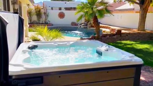 River Mountain House | Ultimate Vacation: A Luxurious Oasis with a Pool!