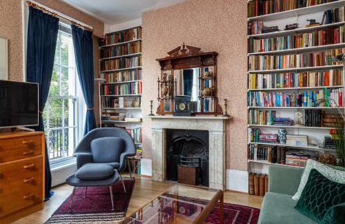 Angel Apartment | Ultra Central London, Modern Flat in Leafy Street