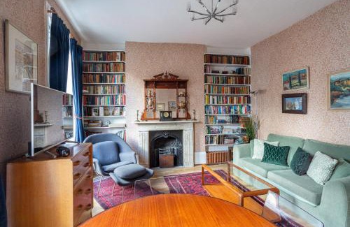 Angel Apartment | Ultra Central London, Modern Flat in Leafy Street