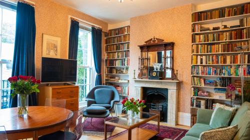 Angel Apartment | Ultra Central London, Modern Flat in Leafy Street