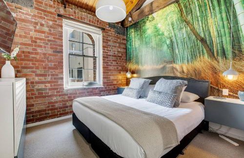Southbank Apartment | Ultra-chic Top Floor New York Style Loft Apartment