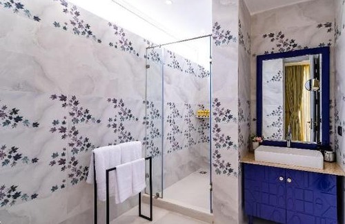 Assagao Villa | Ultra Luxe Villa - Jacuzzi, Poolside LED, Butler!