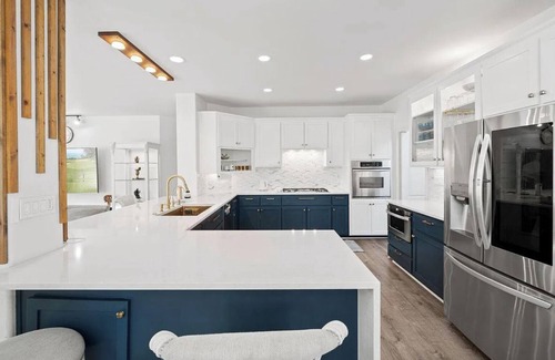 Walnut Creek House | Ultra-Luxurious 4BR 3BA bungalow with Pool, Jacuzzi, AC, Wifi in Walnut Creeknn