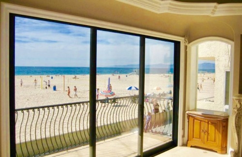 Hermosa Beach Condo | Ultra-Luxurious OCEANFRONT on The STRAND-Enjoy The Beach Life !