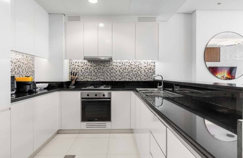 Downtown Dubai Apartment | Ultra Luxurious! Stunning Views, 64th Floor Pool