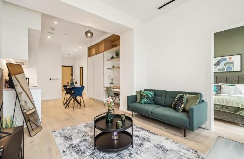 London Borough of Hounslow Apartment | Ultra-Luxury Modern Apartment with Gym, Cinema, Game Room and Parking