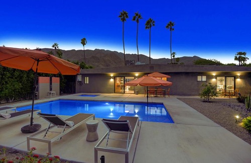 Little Tuscany House | Ultra Luxury Resort Like Compound Pool, Spa, Fire Pit- Close to Everything- 4BD/2.5BTH
