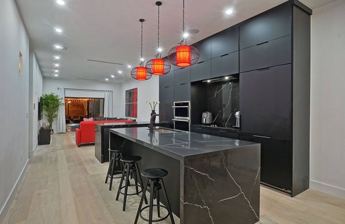 The Roads Villa | Ultra Modern Thai Villa with Pool 10 Min from SB