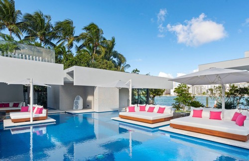 Star Villa | Ultra Resort Waterfront Mega Mansion On Miami Beach