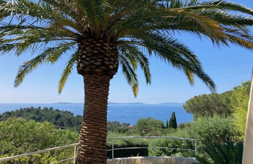 Le Rayol Villa | Ultra-stylish villa, stunning views, fabulous 12m pool. Perfect for families.