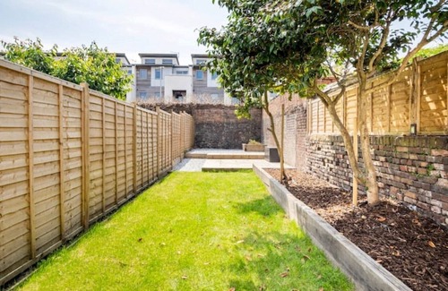 Hamworthy House | Ultramarine - Fisherman’s cottage Poole Quay