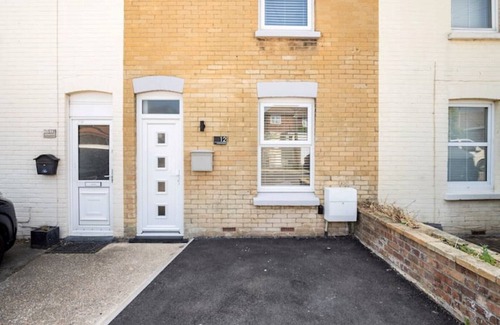 Hamworthy House | Ultramarine - Fisherman’s cottage Poole Quay