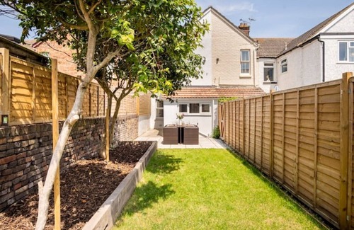 Hamworthy House | Ultramarine - Fisherman’s cottage Poole Quay