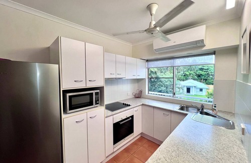 Wongaling Beach Apartment | Ulysses 10 ~ Ocean & Dunk Island Views