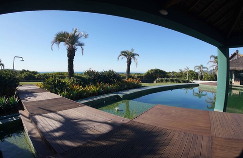 Morro das Pedras House | Uma Mansão em Frente a Praia que Permitira o Descanso e Contato com a Natureza