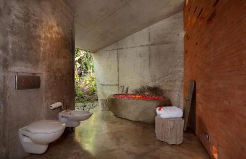 Kedewatan Villa | Umah Tampih Luxury Private Villa - CHSE Certified
