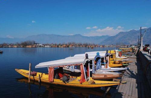Dal Lake Boat Rental | Umbrella group of House Boat