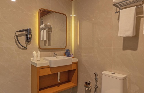 Male Hotel | UMET Seaview Hotel with Free Roundtrip Airport Pick up and drop off